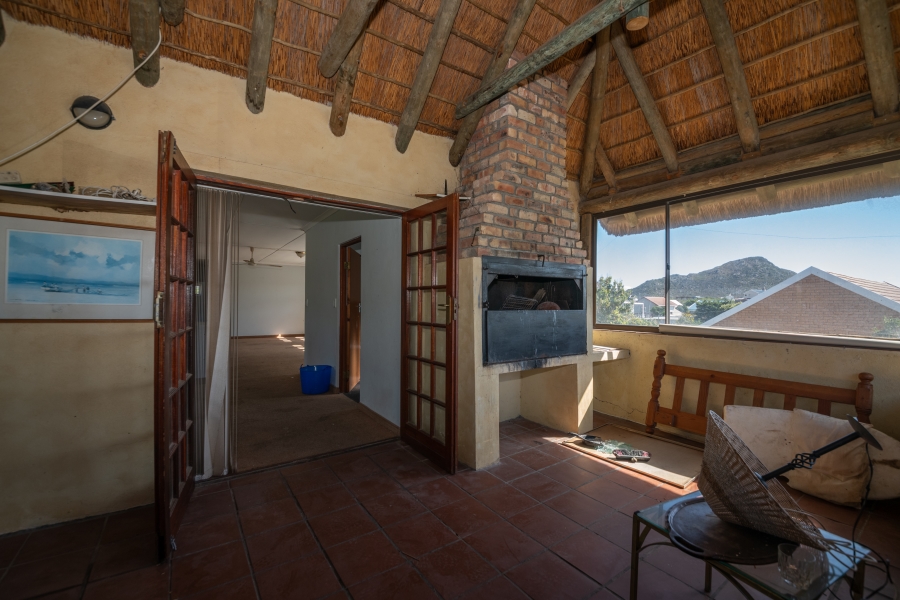 6 Bedroom Property for Sale in Pringle Bay Western Cape